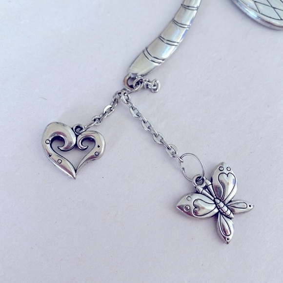Dragonfly bag charm/key chain Silver tone butterfly heart charms - Picture 2 of 6